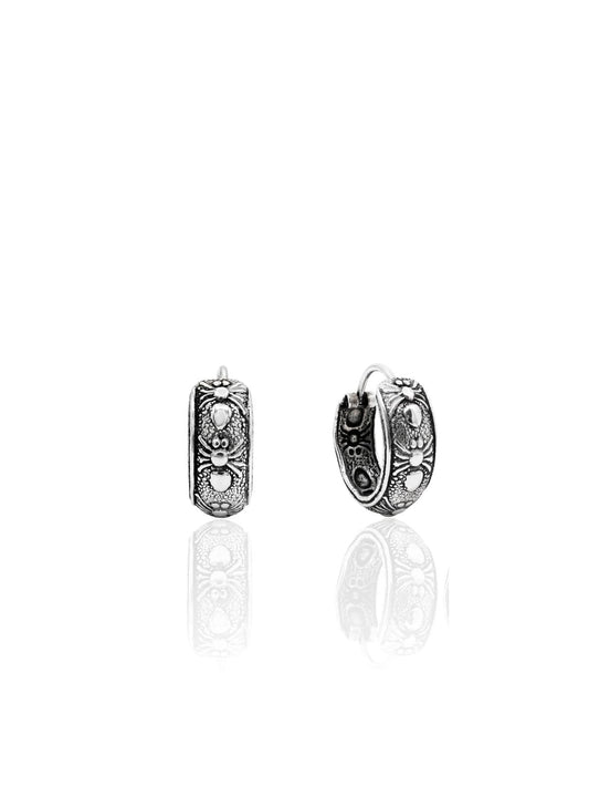 Minimalistische ethnische Silber-Creolen mit Spinnenmotiv aus 925er Sterlingsilber – Oya Silver