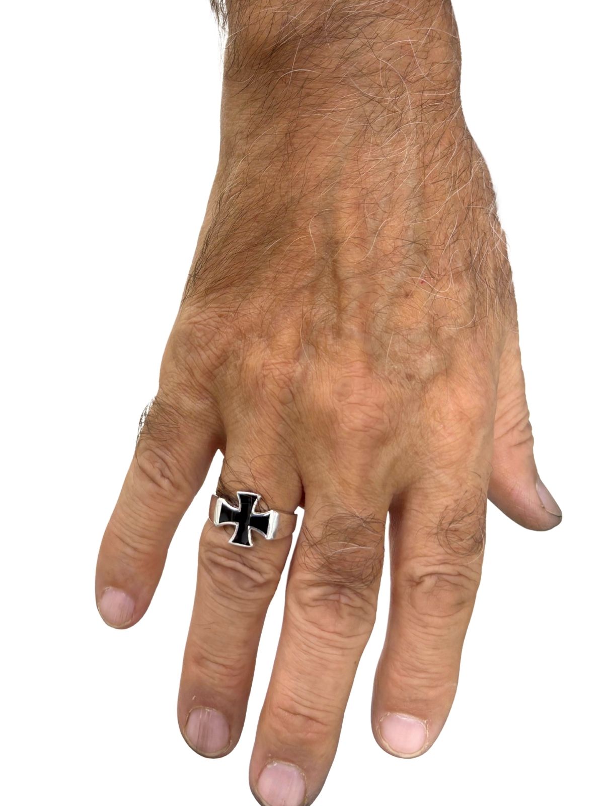 Herrenring aus Silber mit schwarzer Emaille und Kreuzmotiv – Oya Silver – Ansicht 3