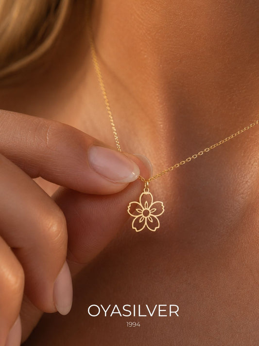 Minimalistische Immergrün-Blumen-Halskette aus Silber aus 925er Sterlingsilber – Oya Silver – Ansicht 2