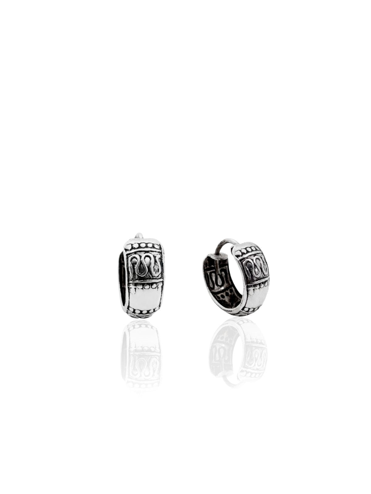 Minimalistische ethnische Silber-Creolen mit Antik-Motiv aus 925er Sterlingsilber – Oya Silver