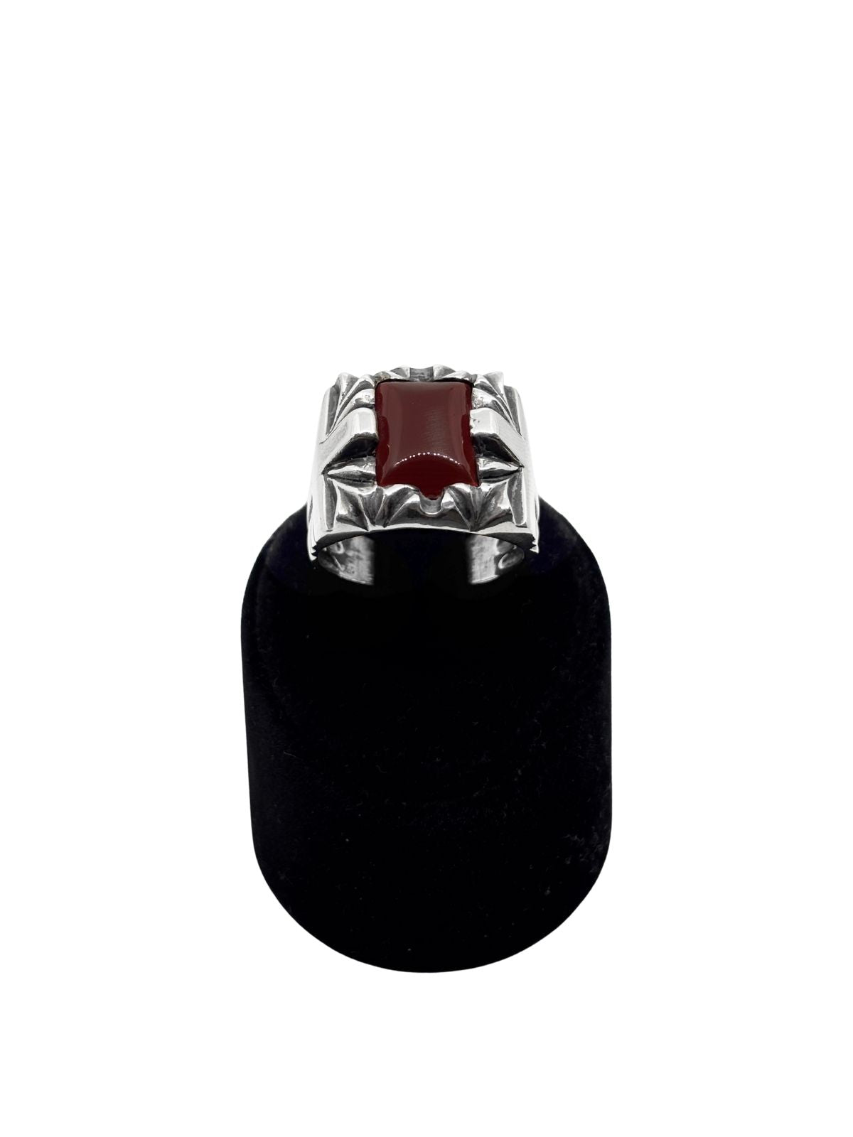 Herrenring aus Silber mit Kreuzmotiv und braunem Achat – Oya Silver – Ansicht 2